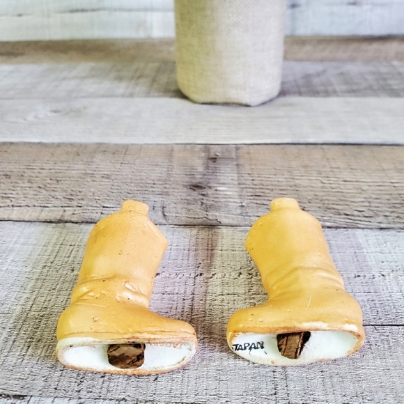 VINTAGE | Cowboy Boot Salt & Pepper Shakers - Picture 4 of 6
